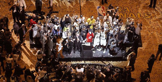 NBA编年史(2002-03):姚明来了! <a href=/lanqiuxilie/spurs/ target=_blank class=infotextkey>马刺</a>复仇<a href=/lanqiuxilie/lakers/ target=_blank class=infotextkey>湖人</a>